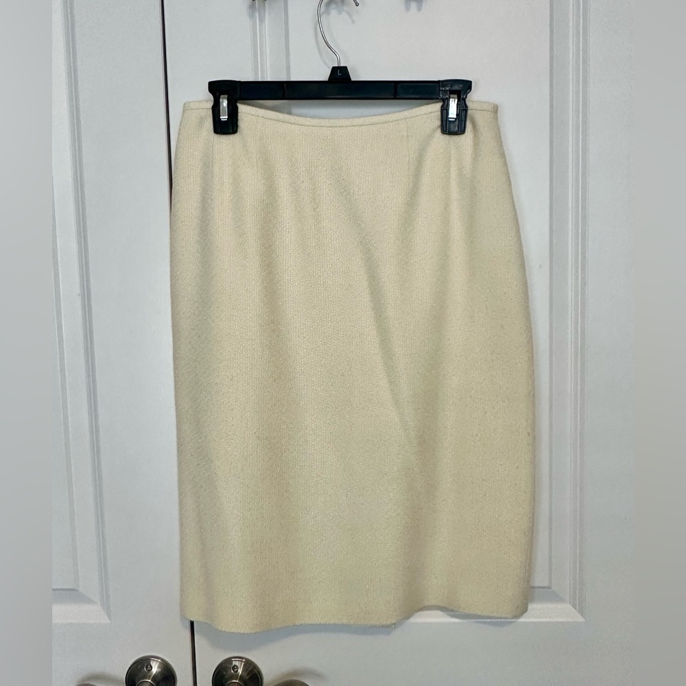 Chic Cream Pencil Skirt